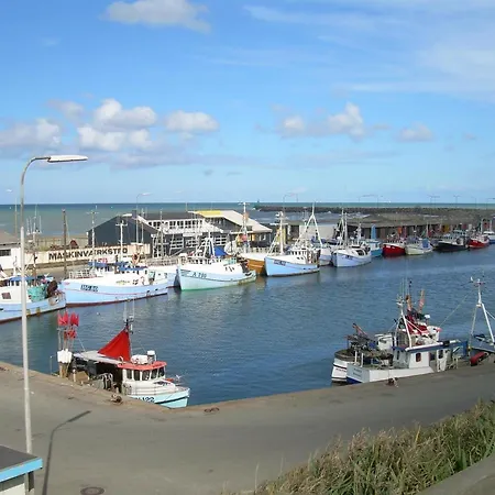 Three-bedroom In 4 Hirtshals